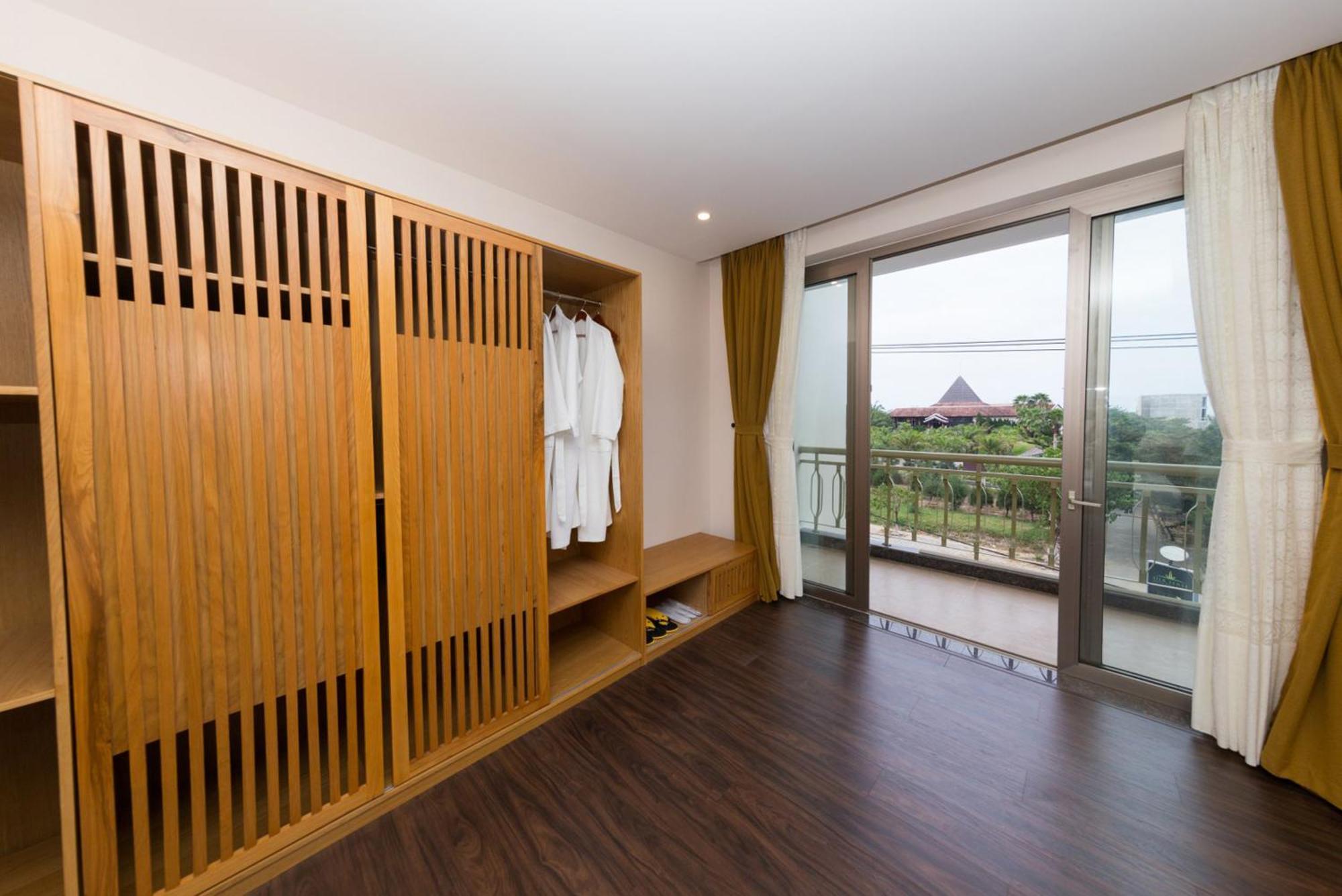 Silk And Sea Hotel Tan Thanh Exteriör bild